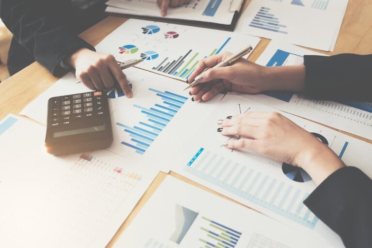 business negotiation concept marketing manager t 2022 11 11 05 14 47 utc