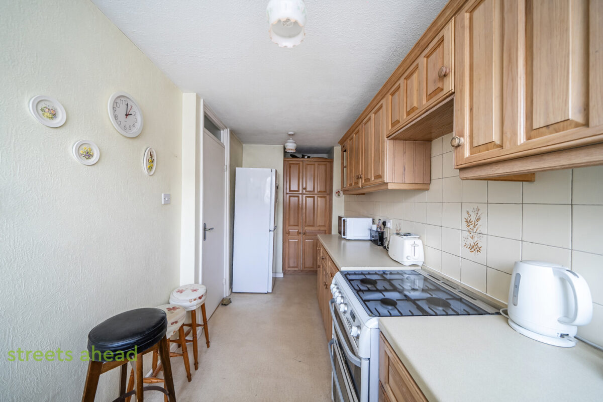 addsah add061001 img 04