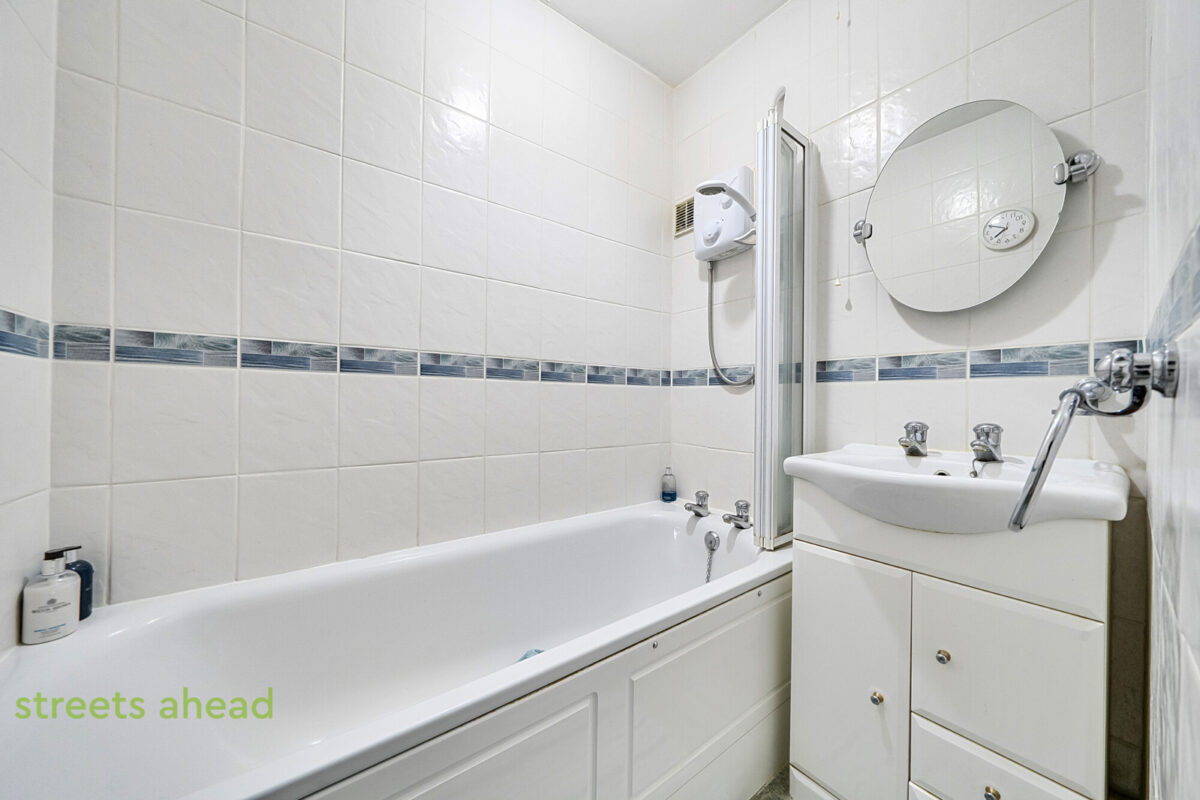 addsah add061001 img 08