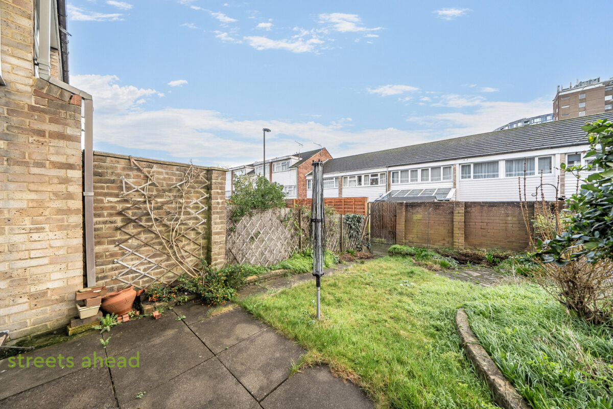 addsah add061001 img 10