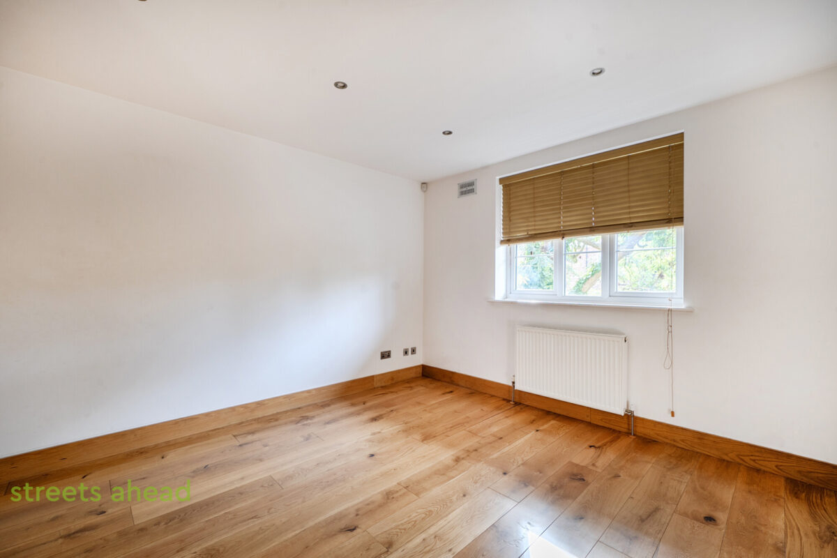 addsah_add140860_l_img_05.jpg Addiscombe Road, Croydon, CR0, photo 6
