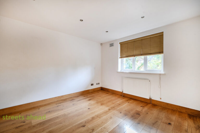 addsah_add140860_l_img_05.jpg Addiscombe Road, Croydon, CR0, photo 6