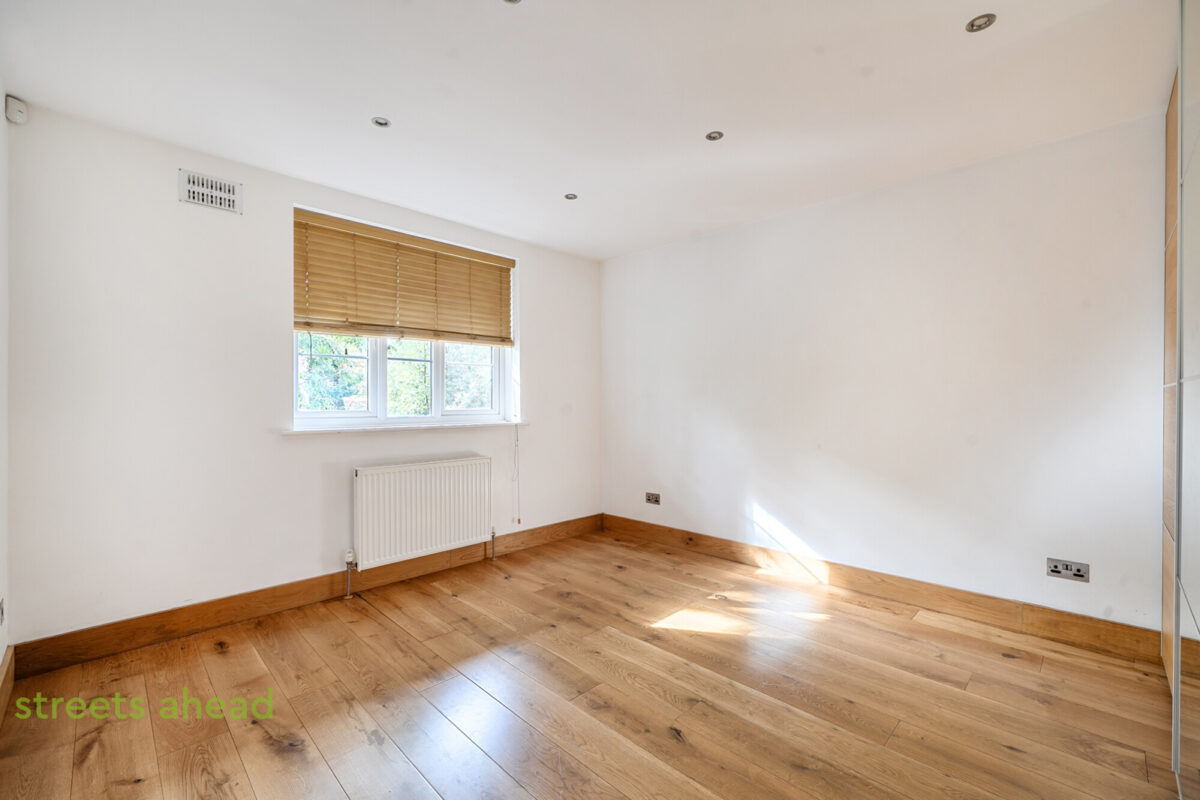 addsah_add140860_l_img_06.jpg Addiscombe Road, Croydon, CR0, photo 7