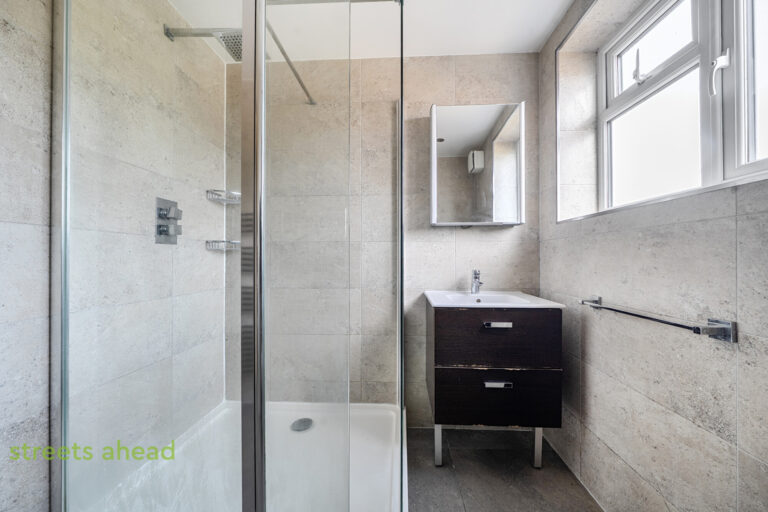 addsah_add140860_l_img_13.jpg Addiscombe Road, Croydon, CR0, photo 14