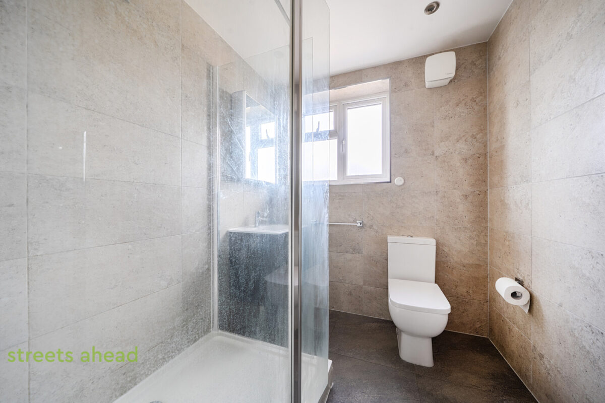 addsah_add140860_l_img_14.jpg Addiscombe Road, Croydon, CR0, photo 15