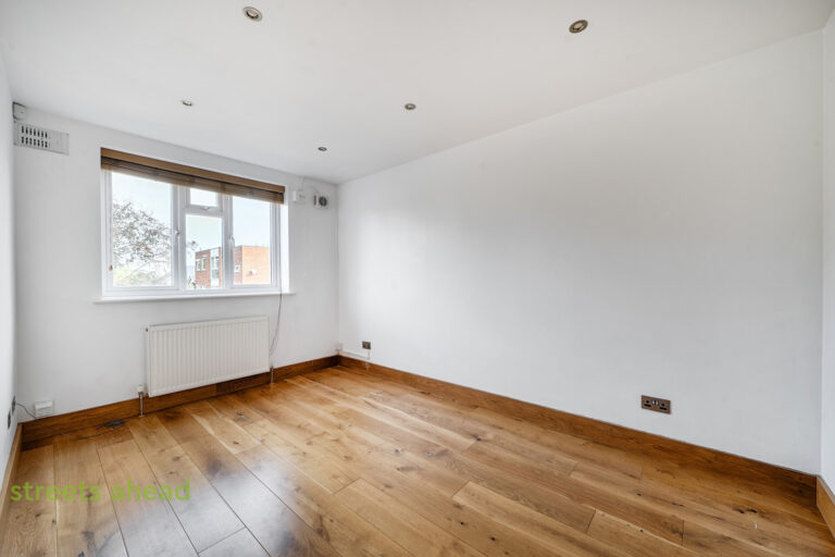 addsah_add140860_l_img_17.jpg Addiscombe Road, Croydon, CR0, photo 18