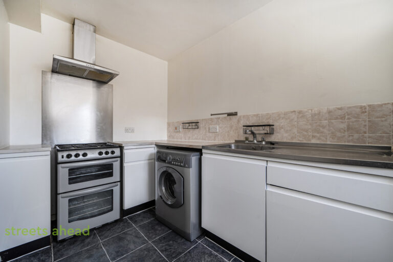 addsah_add221340_img_03.jpg Addiscombe Road, Croydon, CR0, photo 4