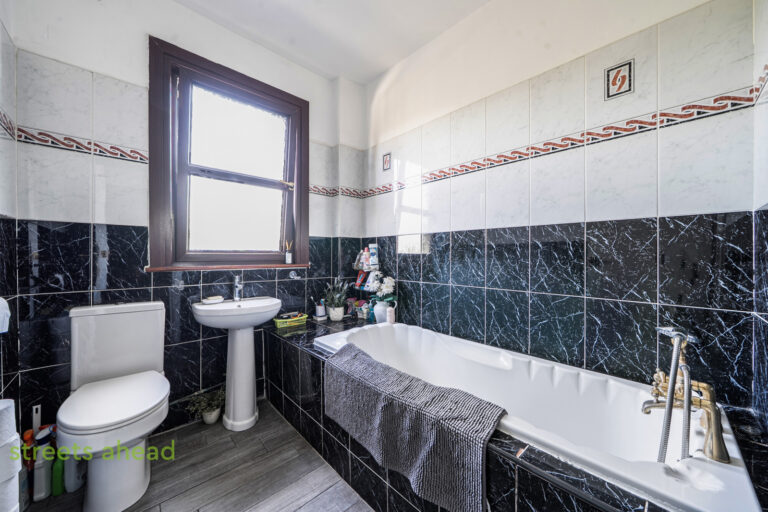 addsah_add250373_img_07.jpg Lower Addiscombe Road, Croydon, CR0, photo 8