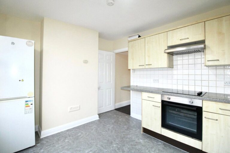 addsah_scr260235_l_img_00.jpg Alton Road, Croydon, photo 1