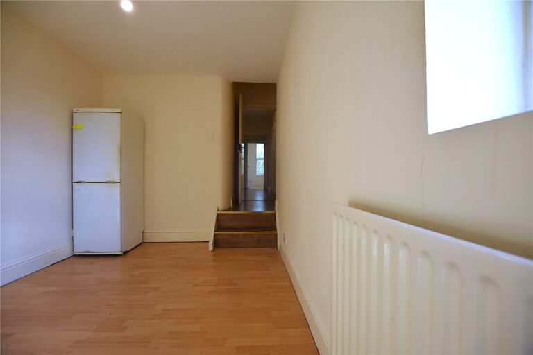 addsah_tho260194_l_img_08.jpg Dunheved Road North, Thornton Heath, CR7, photo 9