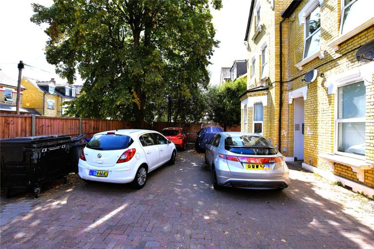 addsah_tho260194_l_img_13.jpg Dunheved Road North, Thornton Heath, CR7, photo 14