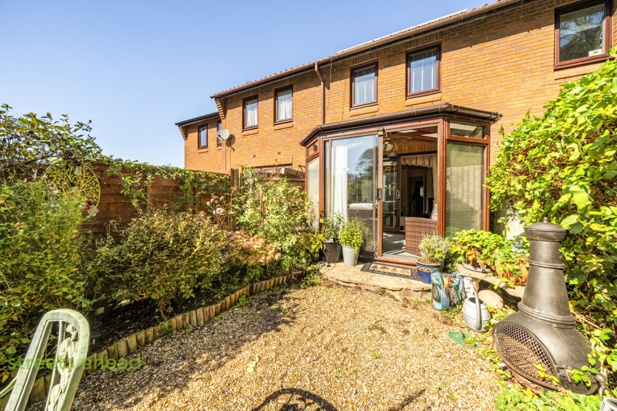 cousah_cou160215_img_16.jpg Goodenough Way, Coulsdon, CR5, photo 17