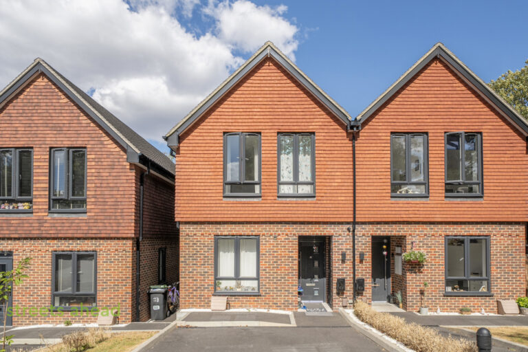 cousah_cou260079_img_00.jpg Winchester Close, Coulsdon, photo 1