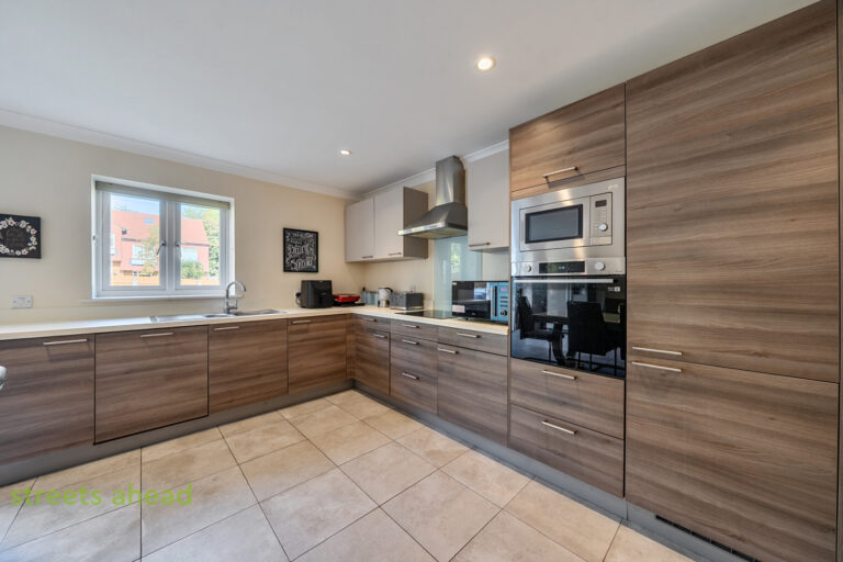 Waddington Avenue, Coulsdon, CR5, photo 5