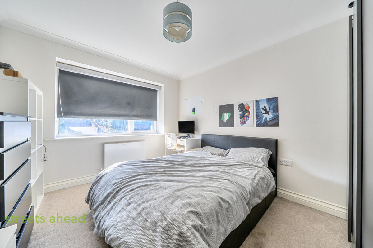 Waddington Avenue, Coulsdon, CR5, photo 10