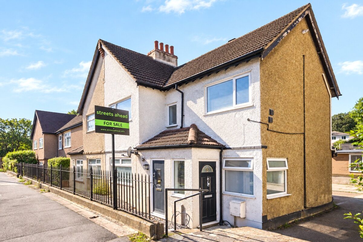 cousah_cou260144_img_00.jpg Brighton Road, Hooley, Coulsdon, Surrey, CR5, photo 1