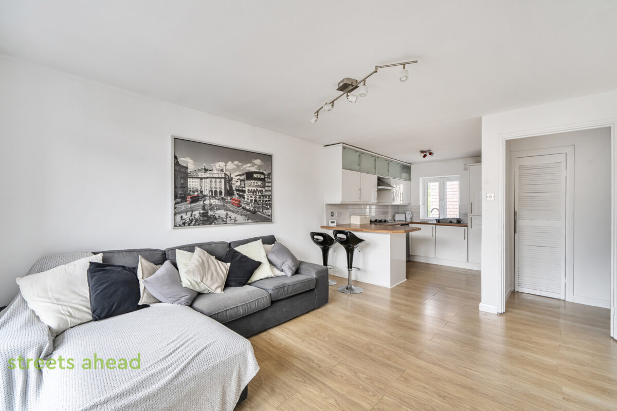 crpsah_crp260287_img_01.jpg Derwent Road, London, SW20, photo 2