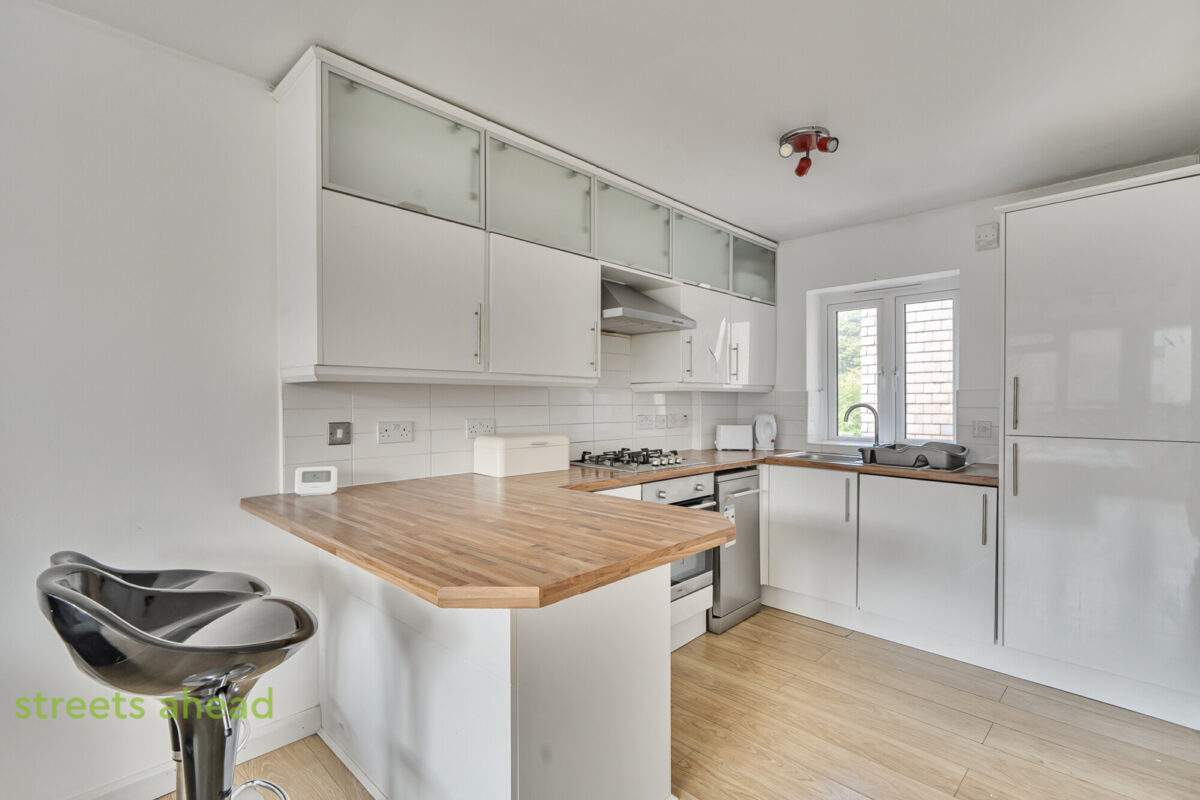 crpsah_crp260287_img_08.jpg Derwent Road, London, SW20, photo 9