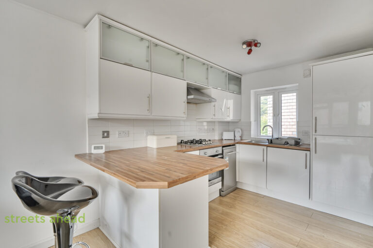 crpsah_crp260287_img_08.jpg Derwent Road, London, SW20, photo 9