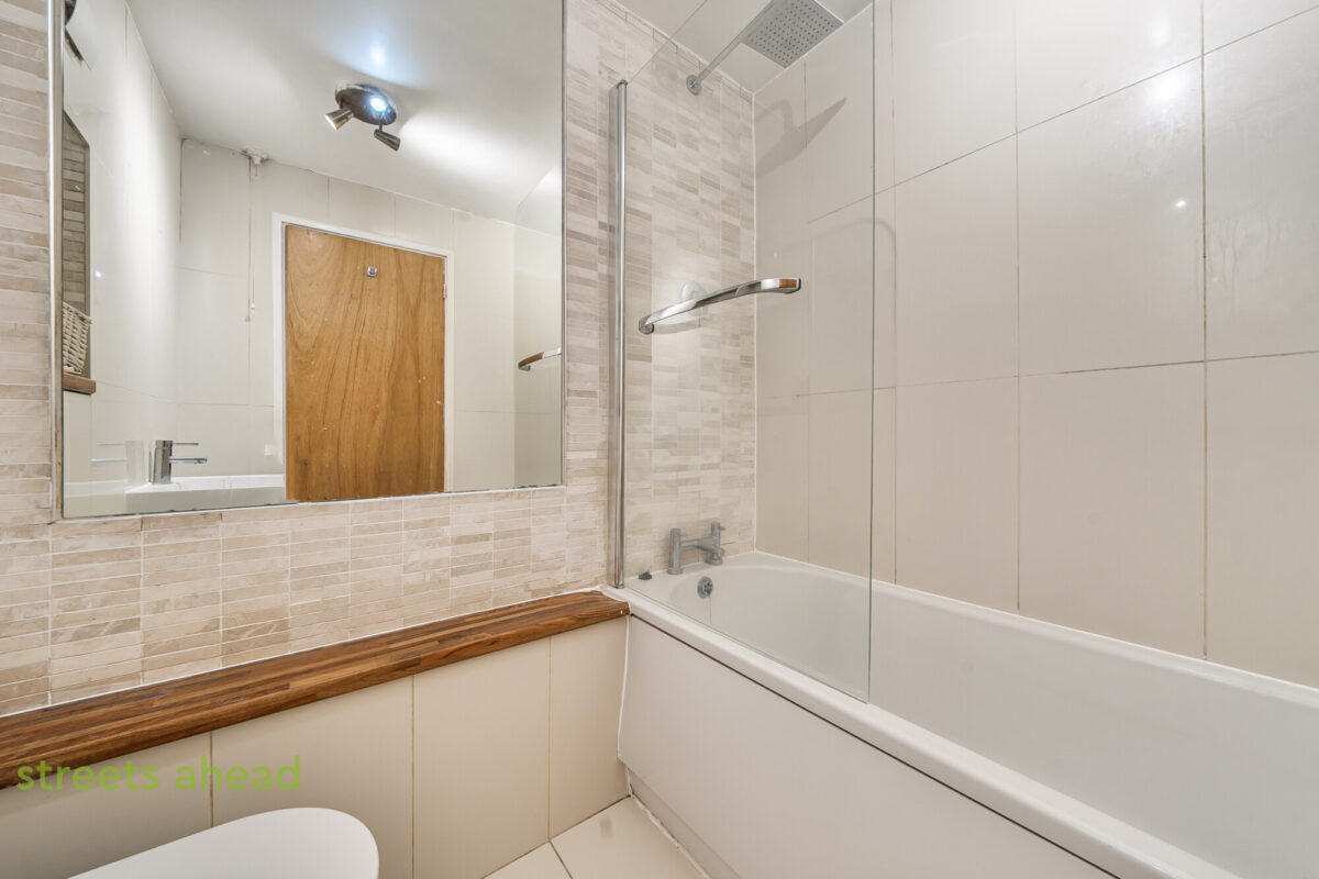 crpsah_crp260287_img_10.jpg Derwent Road, London, SW20, photo 11