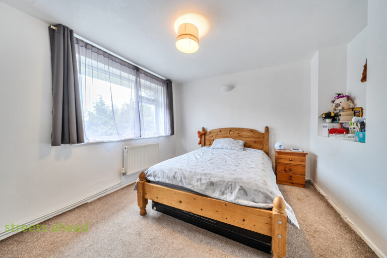 crpsah_crp260387_l_img_05.jpg Kensington Avenue, Thornton Heath, CR7, photo 6