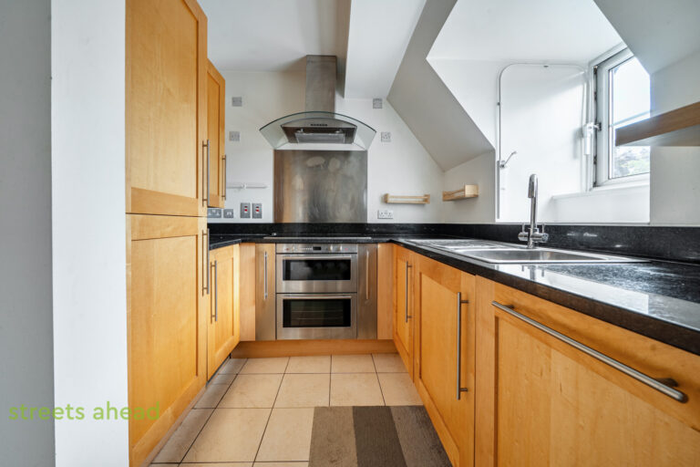 pursah_add260334_img_07.jpg Foxley Lane, Purley, CR8, photo 8
