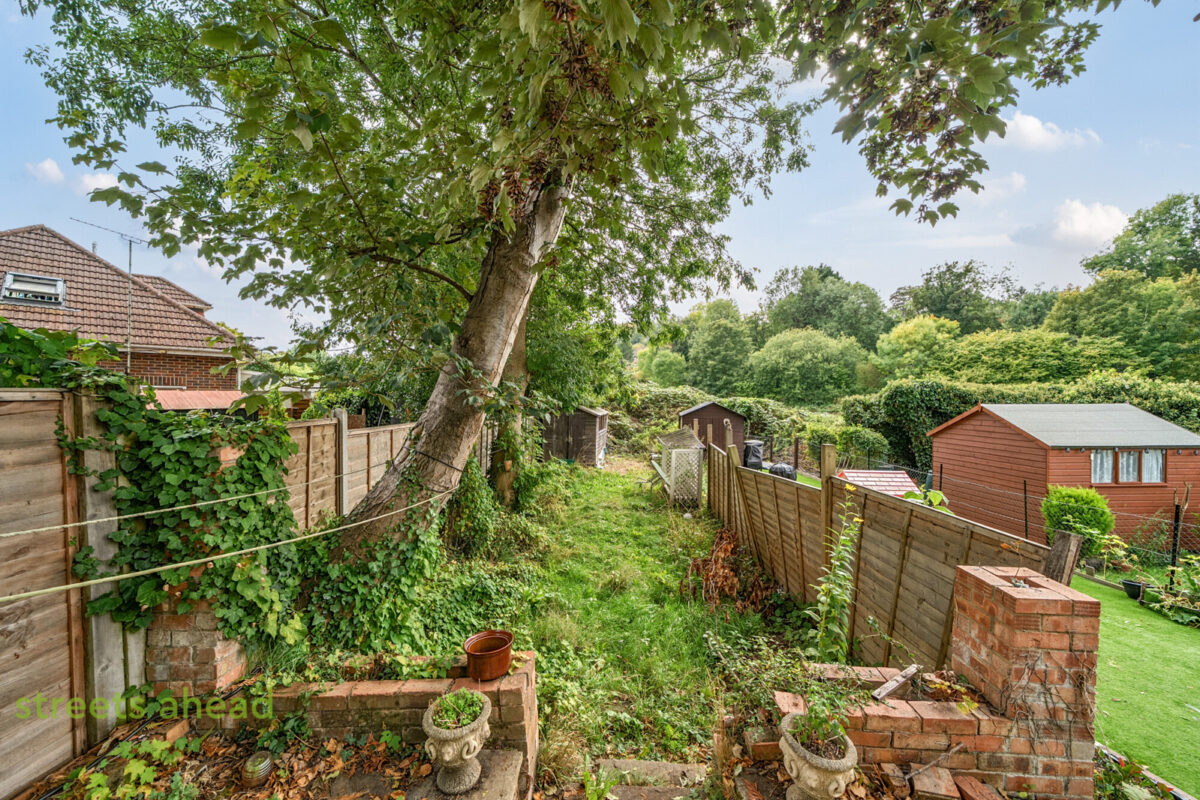 pursah_pur200396_l_img_10.jpg Gomshall Gardens, Kenley, CR8, photo 11