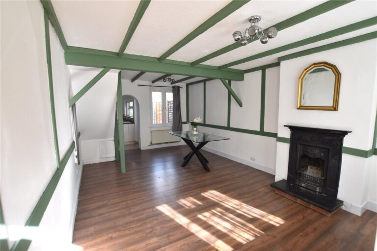 Station Cottages, Station Road, Kenley, Surrey, CR8, photo 2