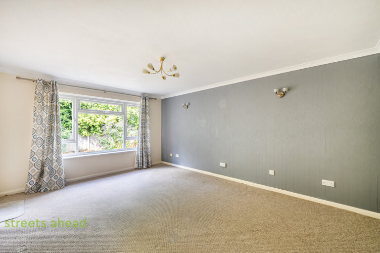 pursah_pur260135_img_06.jpg Park Road, Kenley, CR8, photo 7