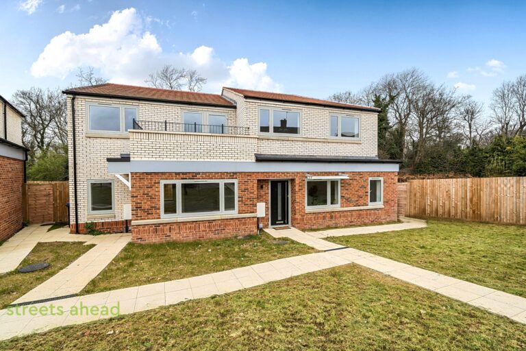 pursah_pur260160_img_02.jpg Fairoak Close, Kenley, CR8, photo 3