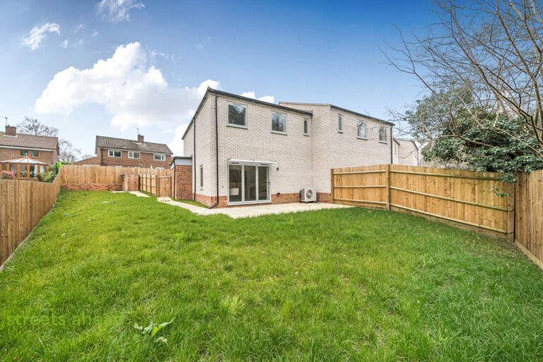 pursah_pur260160_img_18.jpg Fairoak Close, Kenley, CR8, photo 19