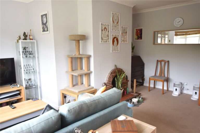 pursah_pur260184_l_img_03.jpg Epsom Road, Epsom, Surrey, KT17, photo 4
