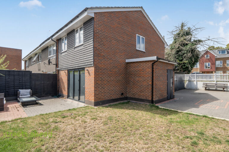 pursah_scr260439_img_00.jpg Pampisford Road, Purley, photo 1