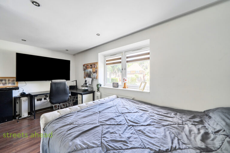 pursah_scr260439_img_05.jpg Pampisford Road, Purley, CR8, photo 6