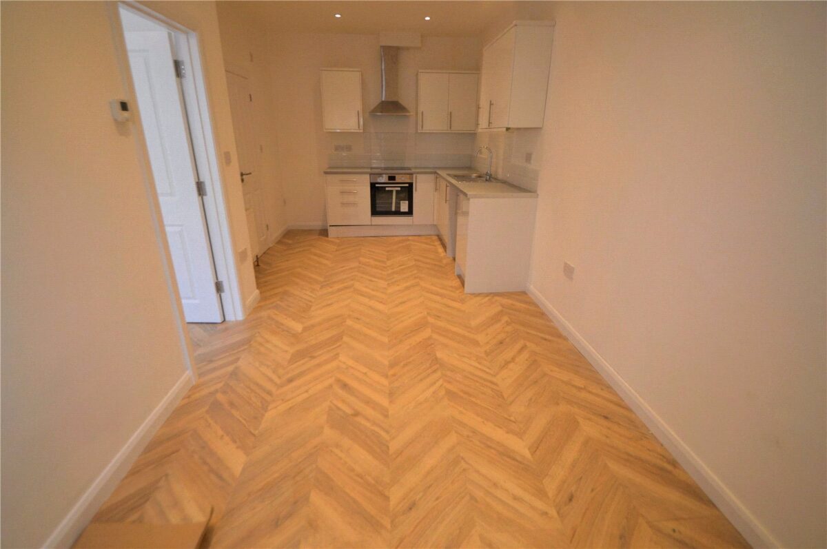 scrsah com260006 img 03