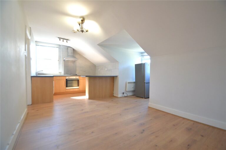 scrsah_rpt170218_l_img_00.jpg Oakfield Road, Croydon, photo 1