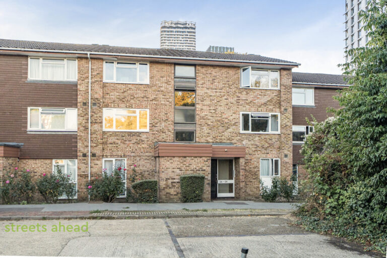 Garrick Crescent, Croydon, photo 1
