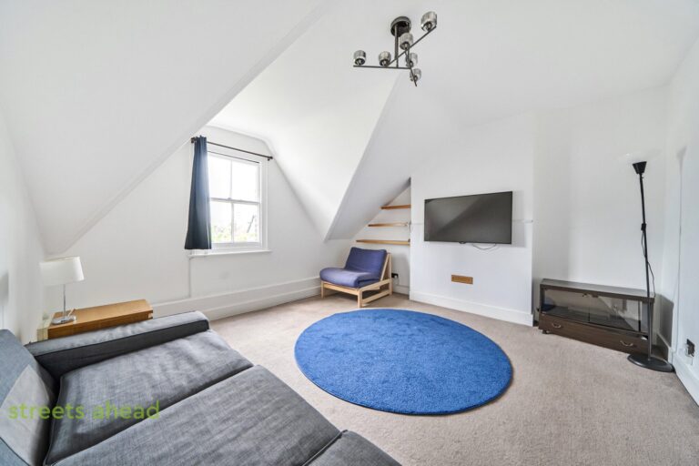 Woodstock Road, Croydon, photo 1