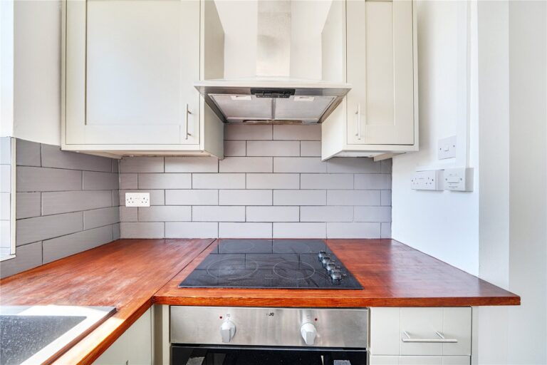 scrsah_scr260528_img_05.jpg Blunt Road, South Croydon, CR2, photo 6