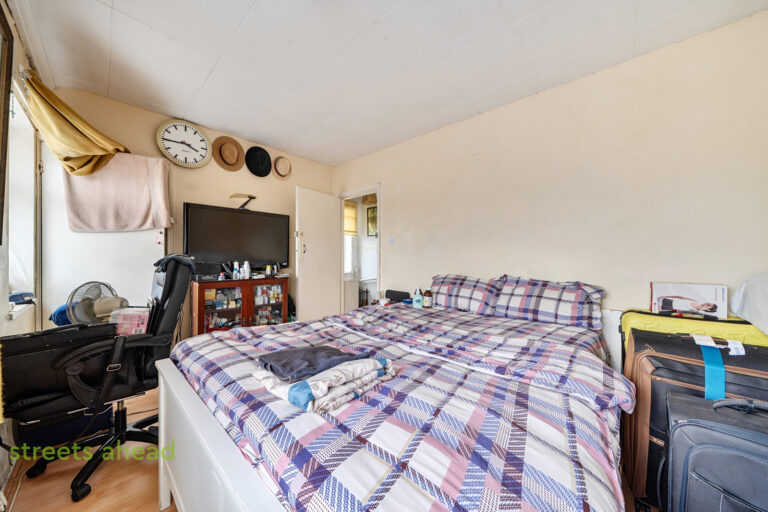 scrsah_scr260545_img_07.jpg Parkway, New Addington, Croydon, CR0, photo 8