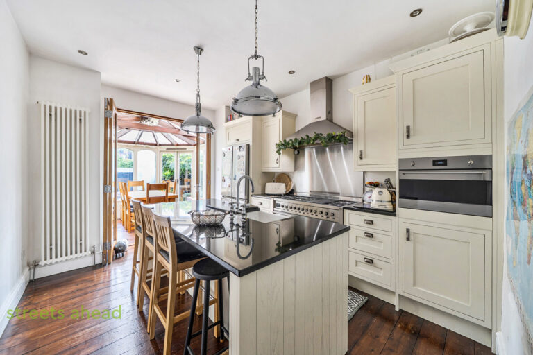 snwsah_add260360_img_02.jpg Burgoyne Road, London, SE25, photo 3