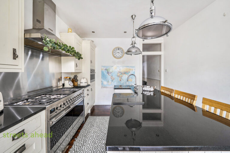 snwsah_add260360_img_11.jpg Burgoyne Road, London, SE25, photo 12