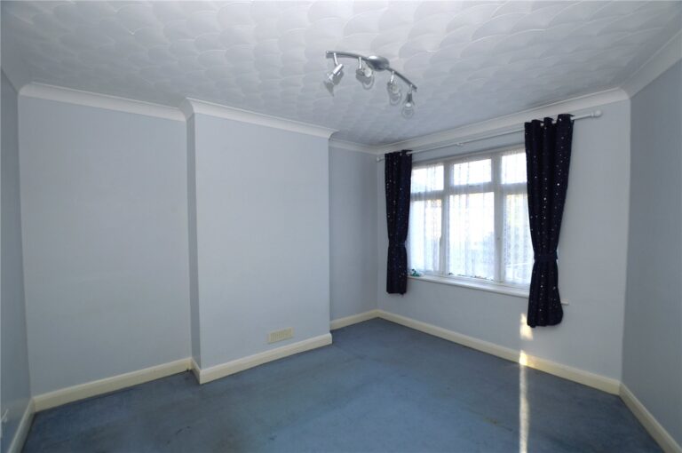 snwsah_rpt130299_l_img_03.jpg Birchanger Road, London, SE25, photo 4