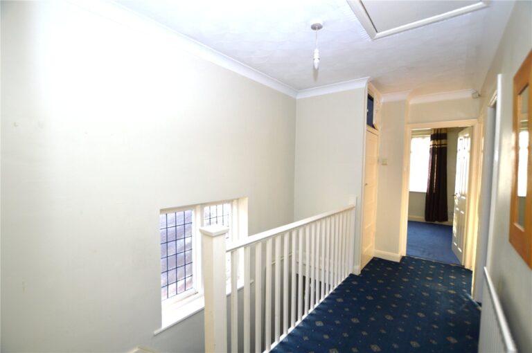 snwsah_rpt130299_l_img_05.jpg Birchanger Road, London, SE25, photo 6
