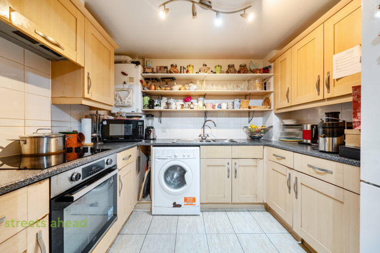 snwsah_scr151005_img_02.jpg Spottiswood Court, 3 Harry Close, Croydon, CR0, photo 3