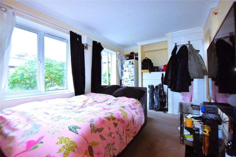 Mayday Road, Thornton Heath, photo 1