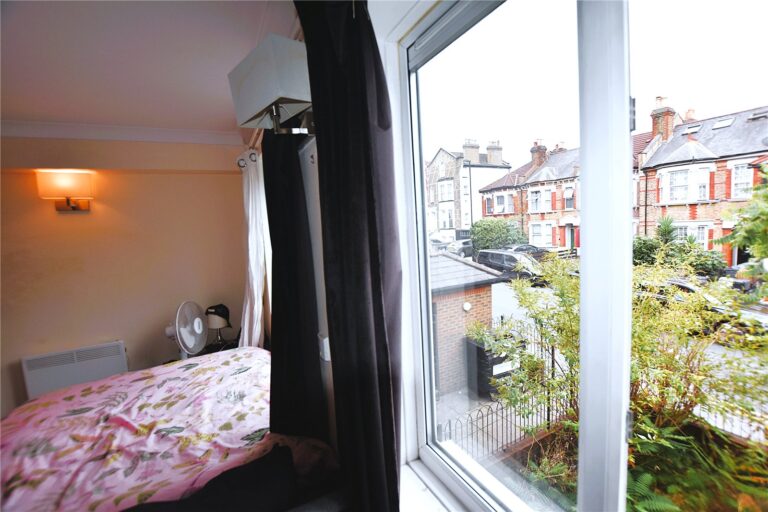 snwsah_snw200540_l_img_02.jpg Mayday Road, Thornton Heath, CR7, photo 3