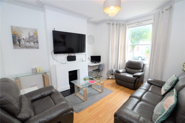 snwsah_snw220425_l_img_00.jpg Holmewood Road, London, photo 1