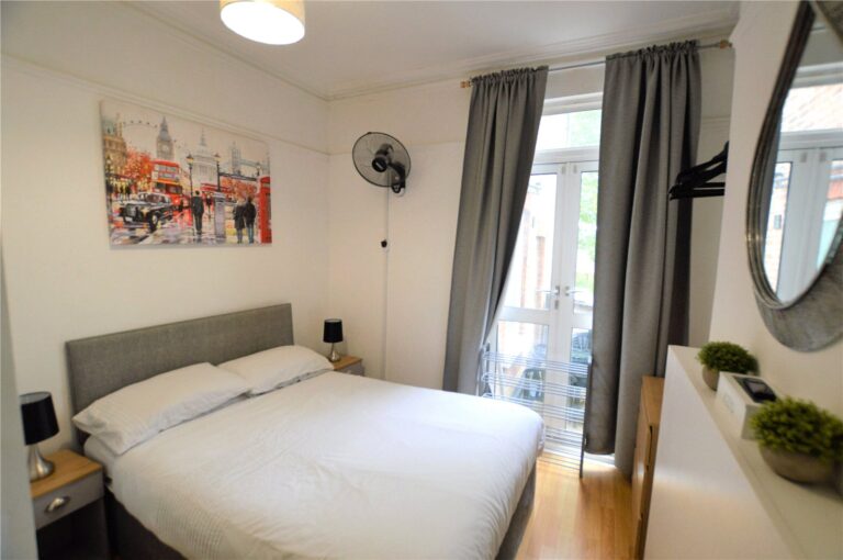 Holmewood Road, London, SE25, photo 2