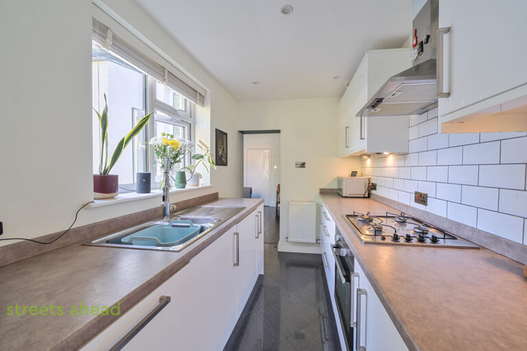 snwsah_snw260124_img_02.jpg Manor Road, Beckenham, BR3, photo 3